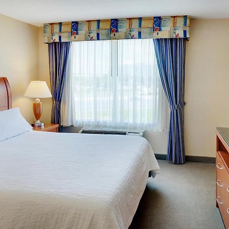 Hilton Garden Inn Toronto/Burlington Bagian luar foto