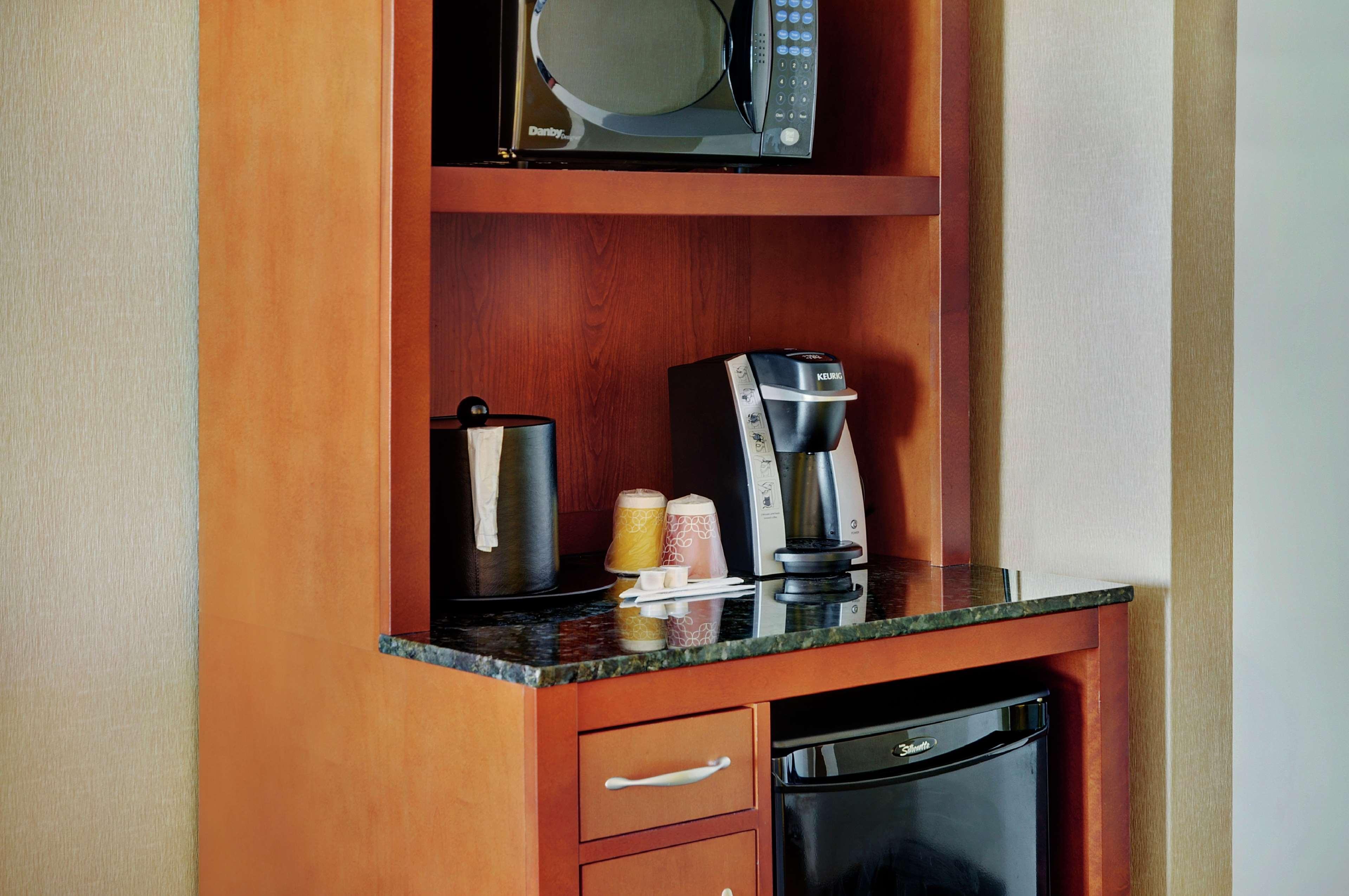 Hilton Garden Inn Toronto/Burlington Bagian luar foto