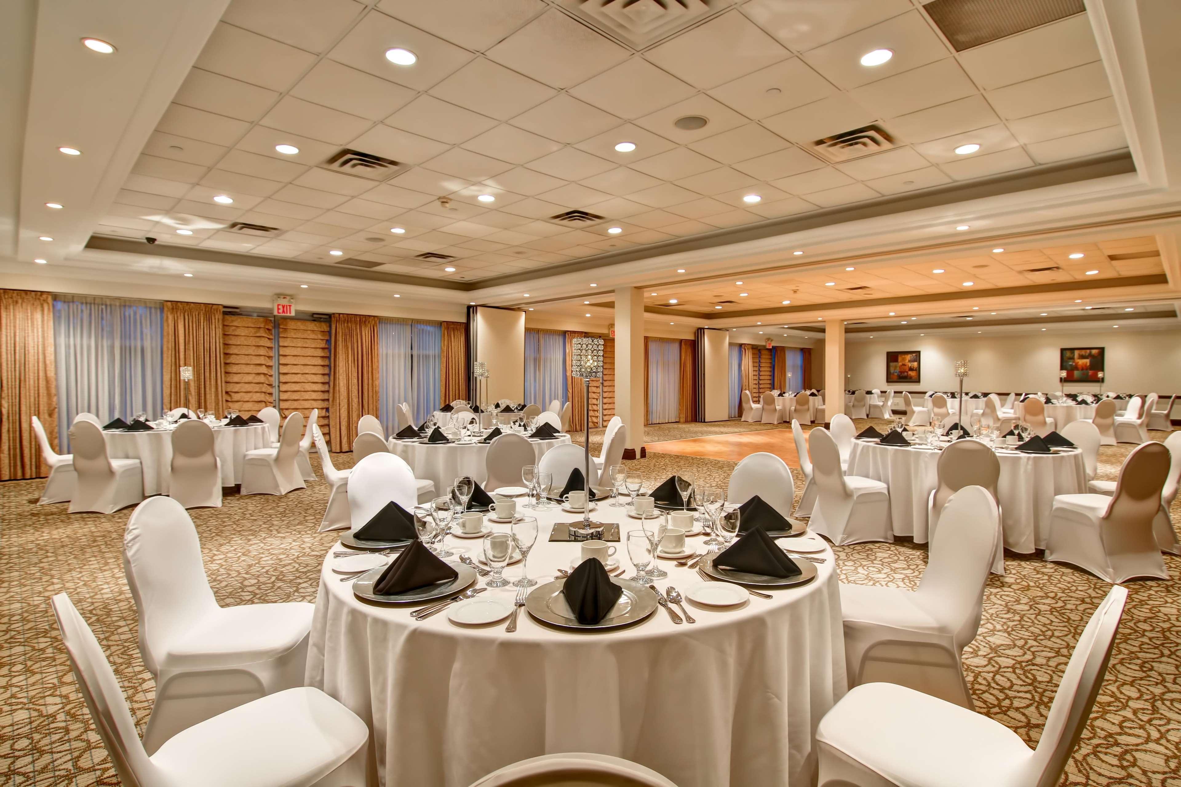 Hilton Garden Inn Toronto/Burlington Bagian luar foto