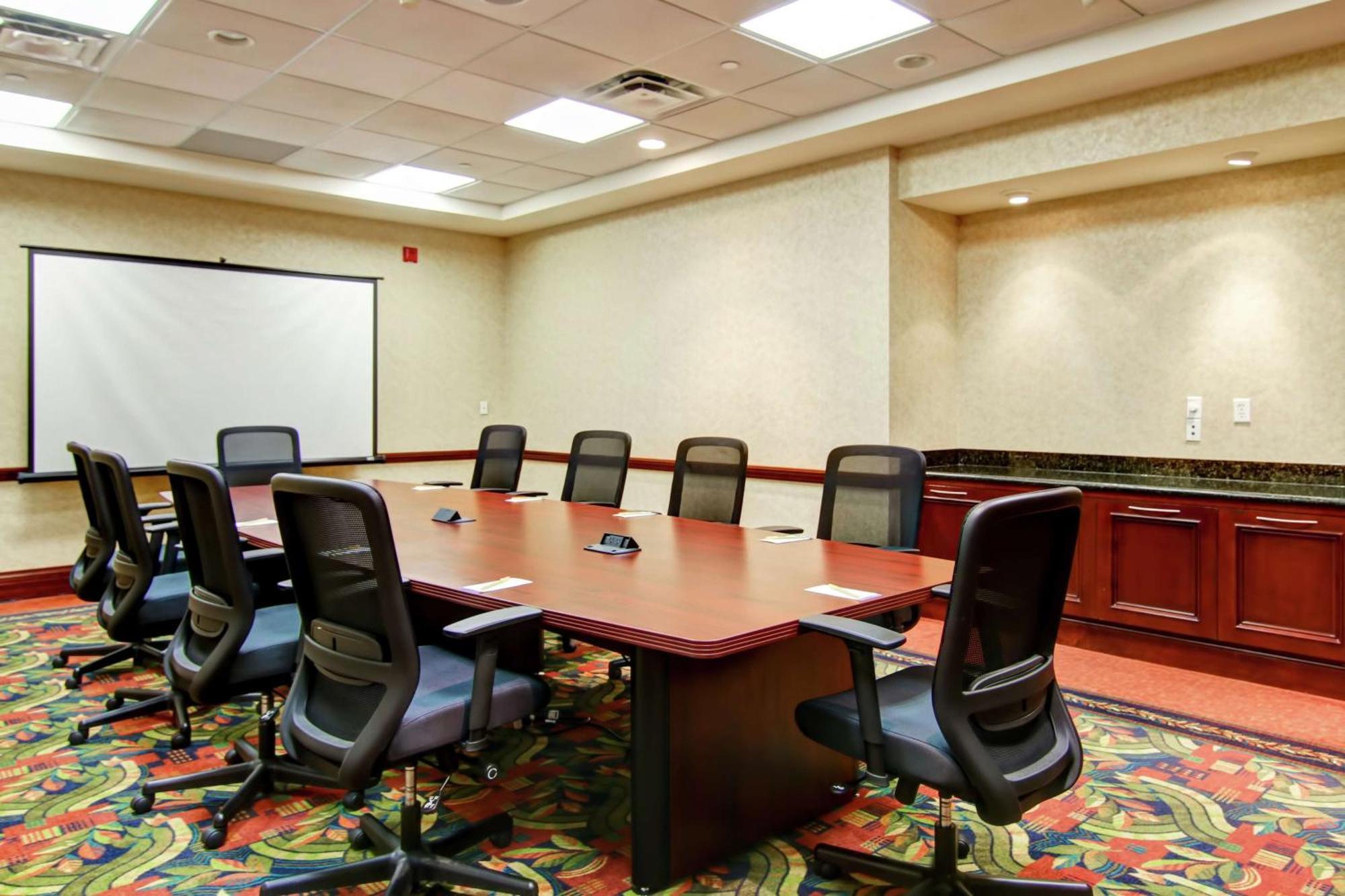 Hilton Garden Inn Toronto/Burlington Bagian luar foto