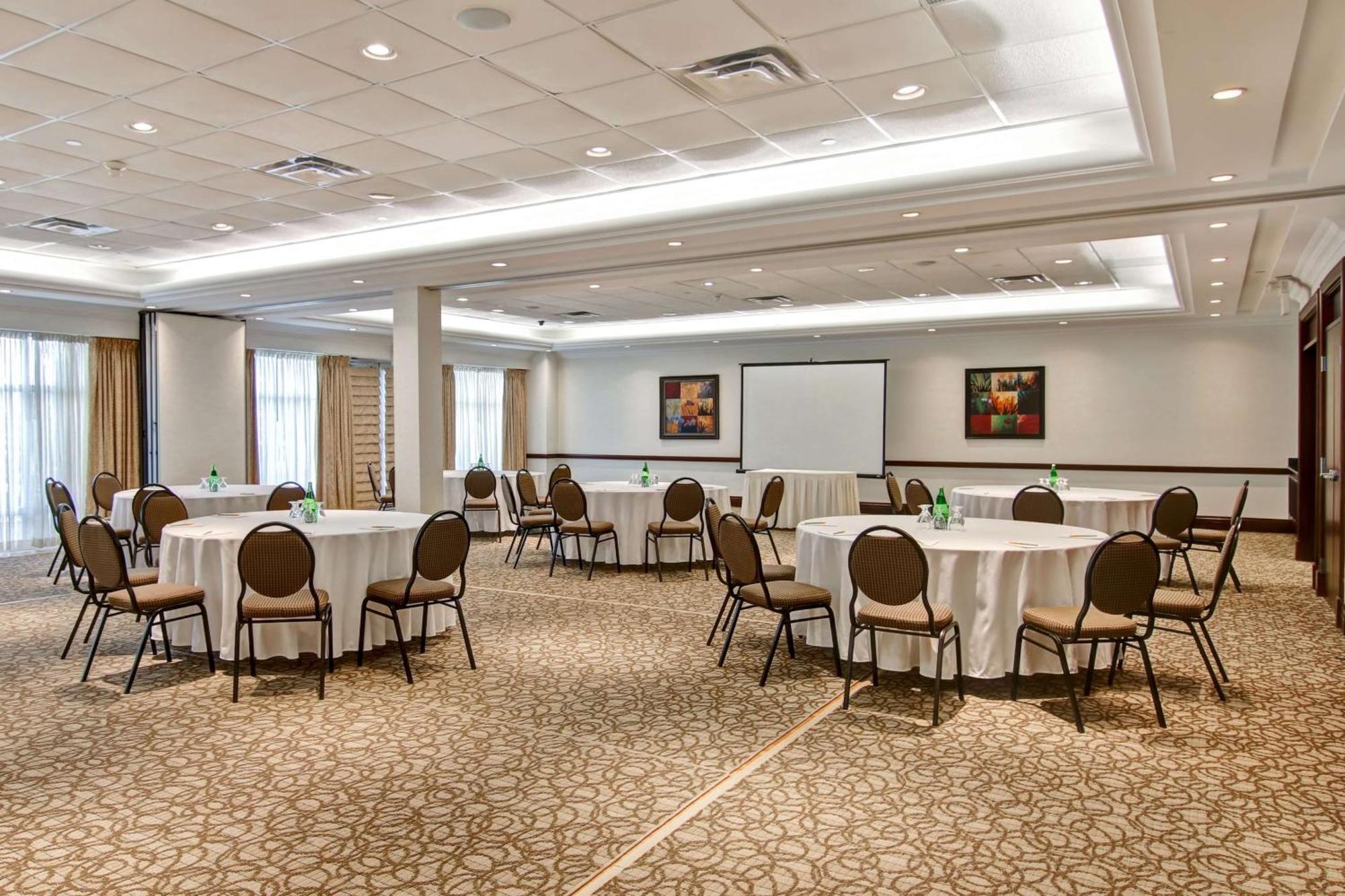 Hilton Garden Inn Toronto/Burlington Bagian luar foto