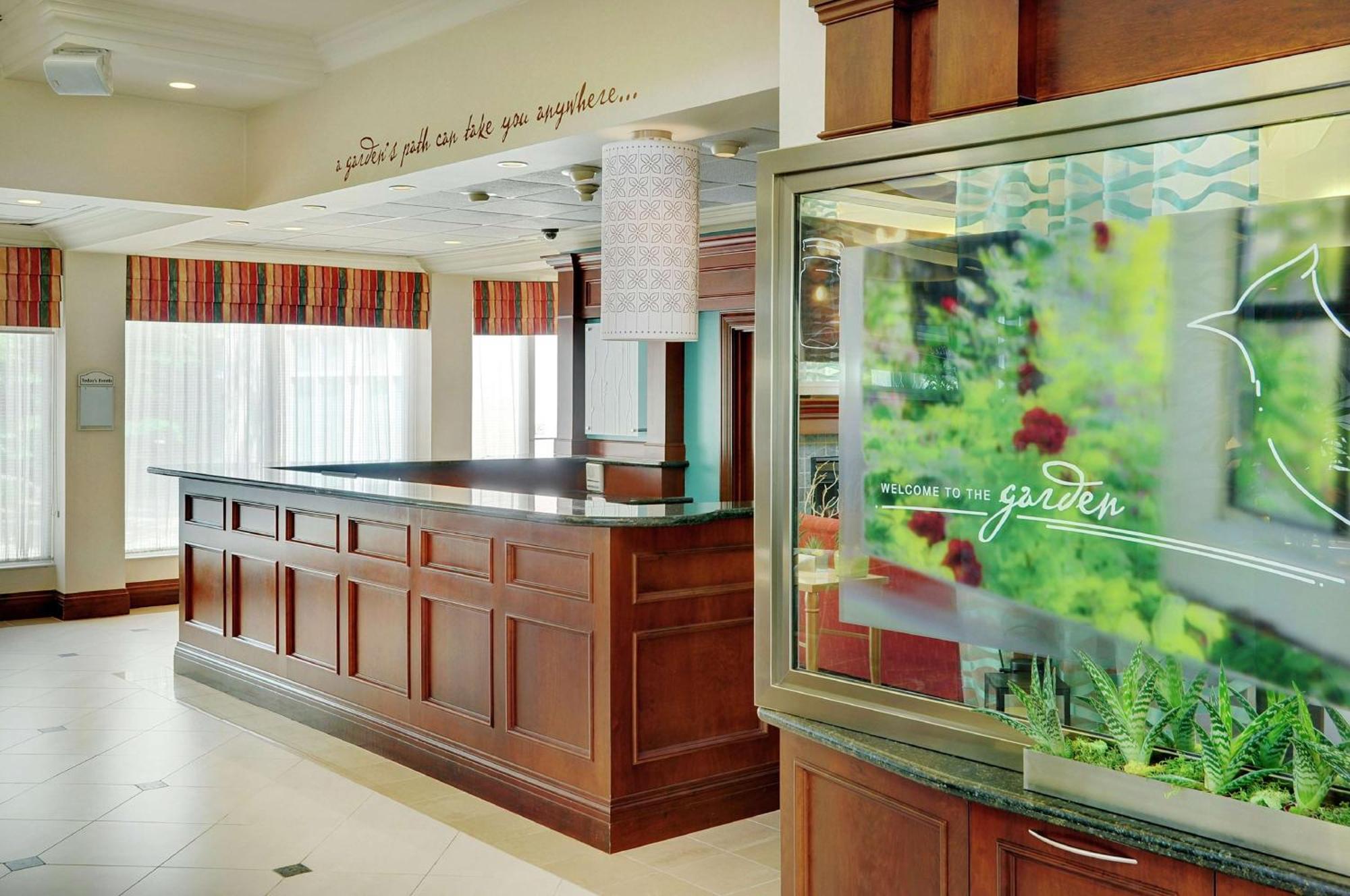 Hilton Garden Inn Toronto/Burlington Bagian luar foto