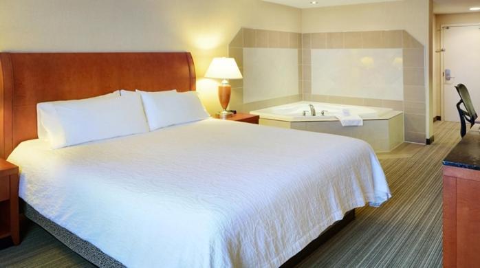 Hilton Garden Inn Toronto/Burlington Bagian luar foto