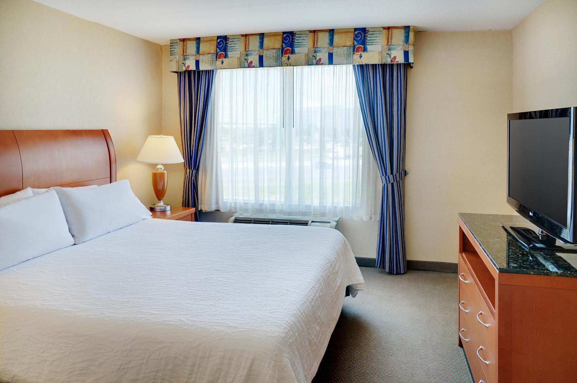 Hilton Garden Inn Toronto/Burlington Bagian luar foto