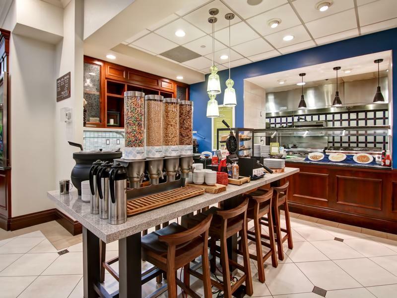 Hilton Garden Inn Toronto/Burlington Bagian luar foto